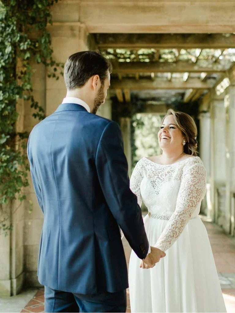 Plus Size Scoop Neck Long Sleeve Tulle Wedding Dress With Lace Bodice V Back Wedding Gowns